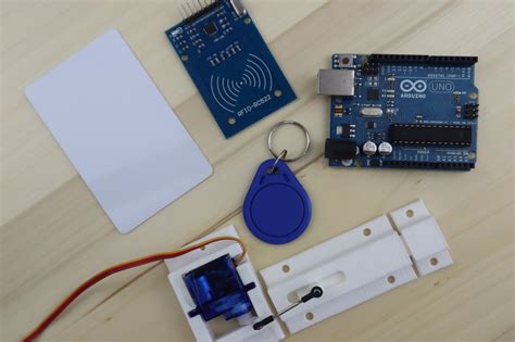 How to make a RFID door lock with Arduino 